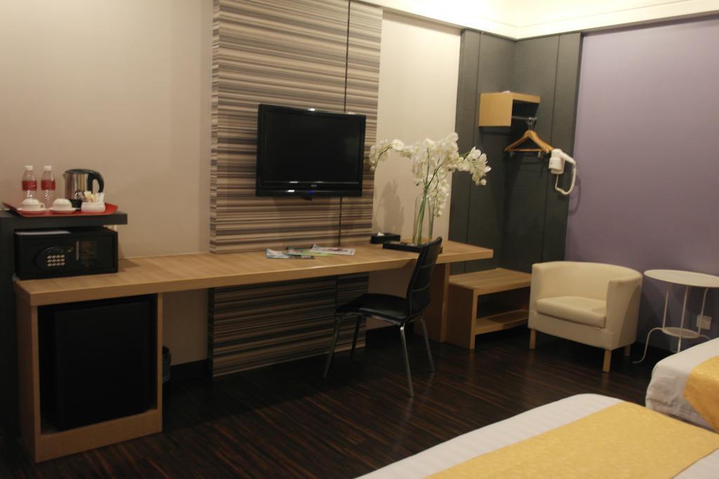 De Hotel Ипох Екстериор снимка
