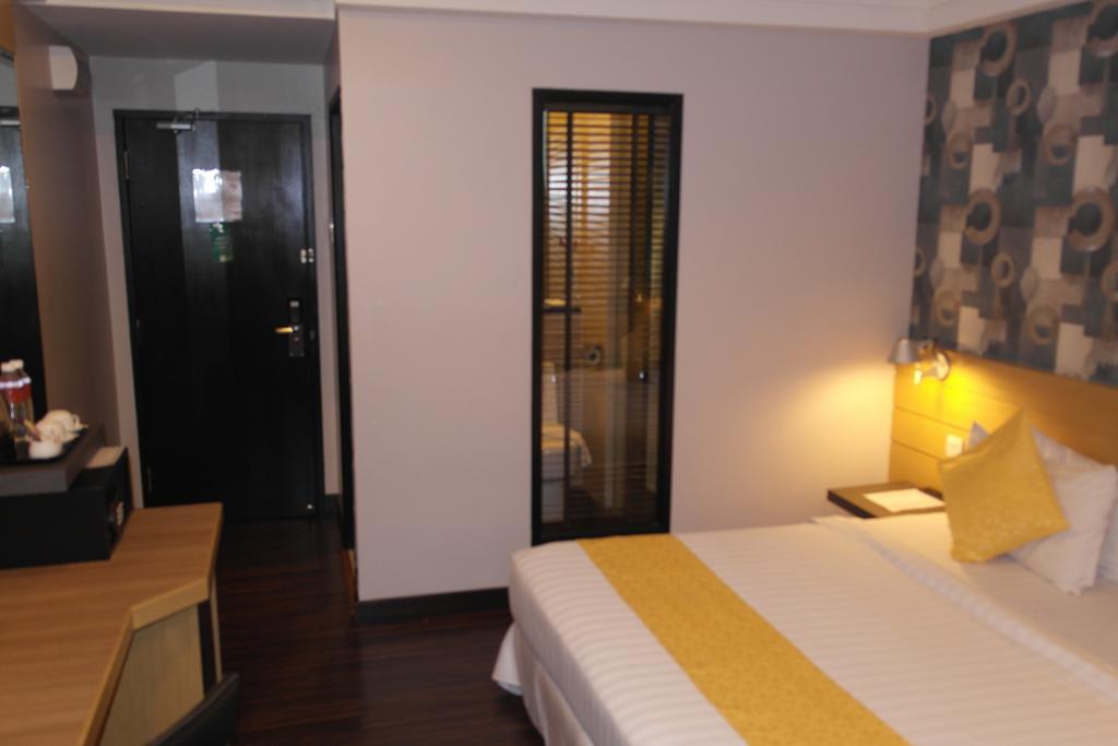De Hotel Ипох Екстериор снимка